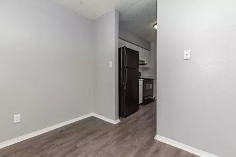 844 E Walnut St, Grapevine, TX 76051 photo 34