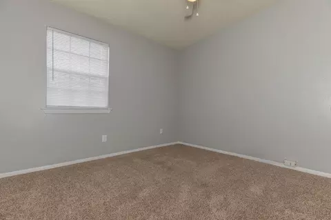 844 E Walnut St, Grapevine, TX 76051 photo 40