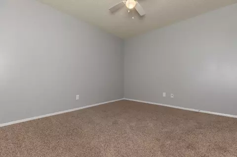 844 E Walnut St, Grapevine, TX 76051 photo 36