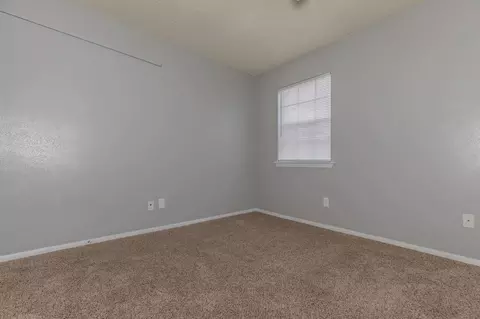 844 E Walnut St, Grapevine, TX 76051 photo 43