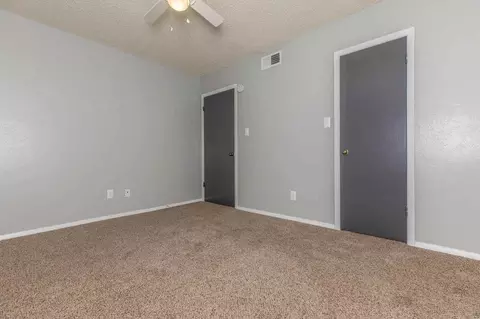 844 E Walnut St, Grapevine, TX 76051 photo 37
