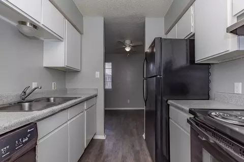 844 E Walnut St, Grapevine, TX 76051 photo 32