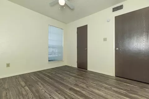 844 E Walnut St, Grapevine, TX 76051 photo 25