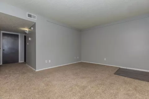 844 E Walnut St, Grapevine, TX 76051 photo 28