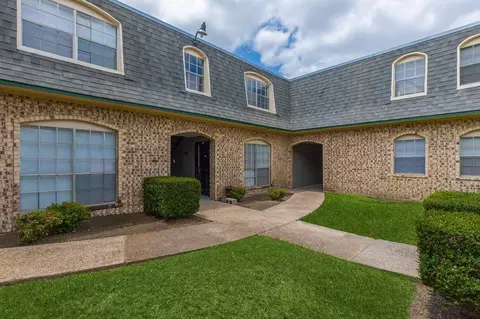 844 E Walnut St, Grapevine, TX 76051 photo 6