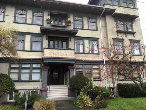 302 Malden Ave E, Seattle, WA 98112