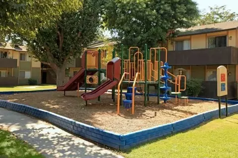 901 W Columbus St, Bakersfield, CA 93301 photo 35
