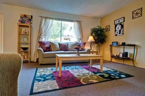 901 W Columbus St, Bakersfield, CA 93301 photo 22