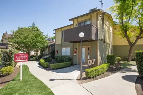 901 W Columbus St, Bakersfield, CA 93301 photo 14