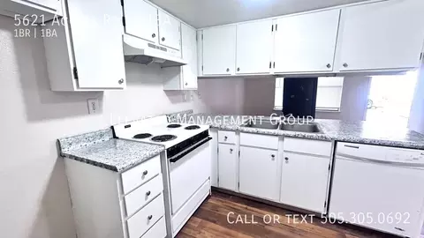 5621 Acoma Rd SE, Albuquerque, NM 87108