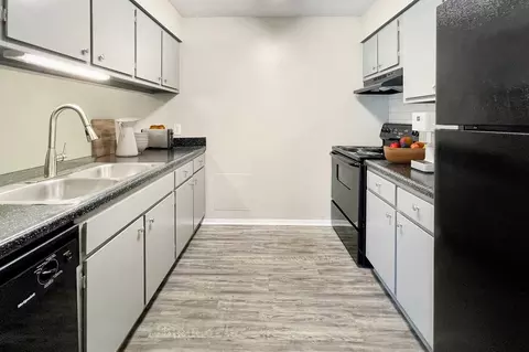 1103 Corder Rd, Warner Robins, GA 31088
