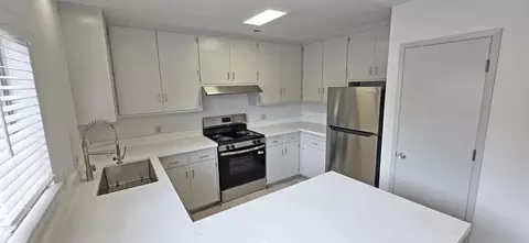 5994 Lake Crest Way, Sacramento, CA 95822