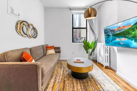 200 E 11th St, New York, NY 10003