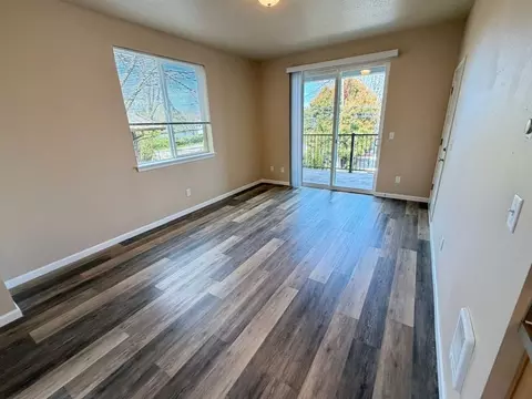 953 W 8th Ave, Eugene, OR 97402 photo 4