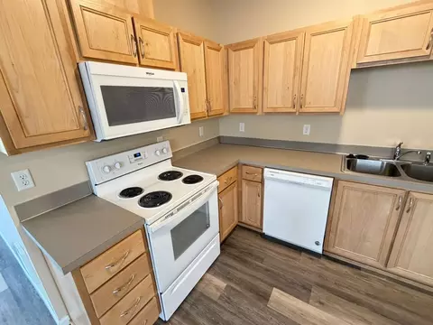953 W 8th Ave, Eugene, OR 97402 photo 7