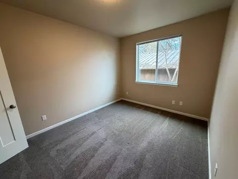 953 W 8th Ave, Eugene, OR 97402 photo 19