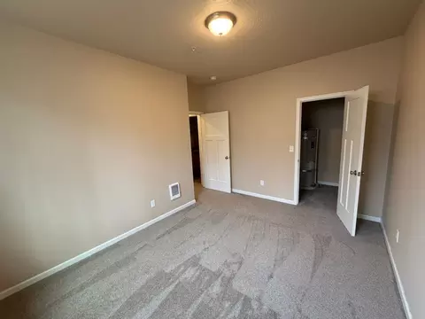 953 W 8th Ave, Eugene, OR 97402 photo 18