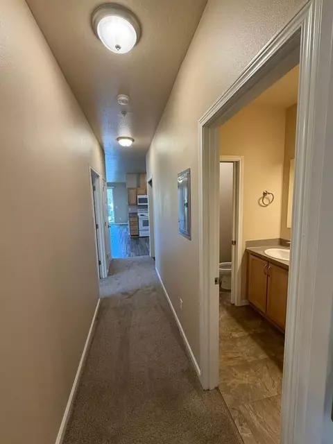 953 W 8th Ave, Eugene, OR 97402 photo 10