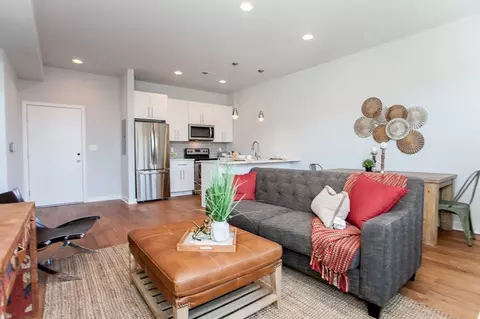5938 Henry Ave, Philadelphia, PA 19128