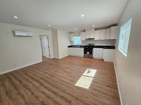 238 E Artesia Blvd, Long Beach, CA 90805 photo 2