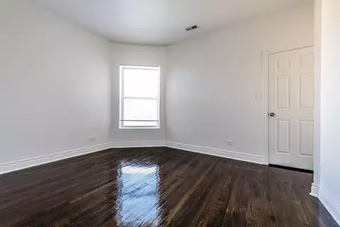 1030 E 47th St, Chicago, IL 60653 photo 3