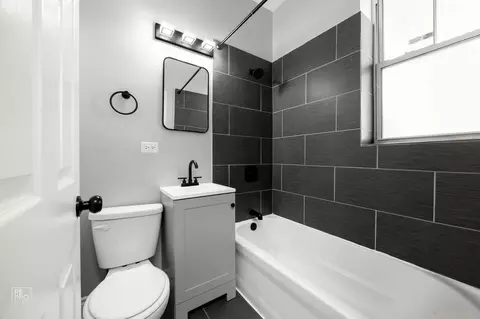 1030 E 47th St, Chicago, IL 60653 photo 41