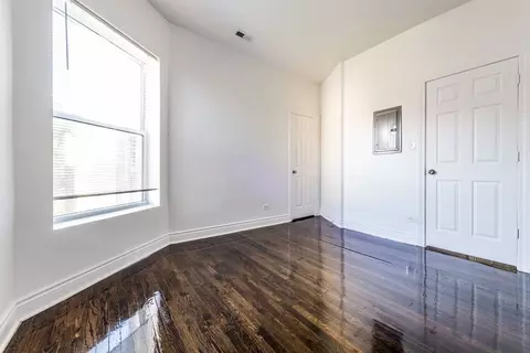 1030 E 47th St, Chicago, IL 60653 photo 4