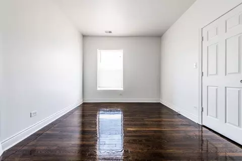 1030 E 47th St, Chicago, IL 60653 photo 6