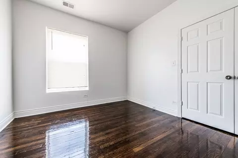 1030 E 47th St, Chicago, IL 60653 photo 7