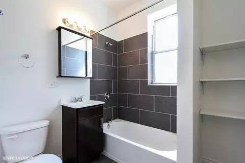 1030 E 47th St, Chicago, IL 60653 photo 2