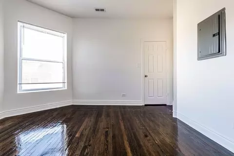 1030 E 47th St, Chicago, IL 60653 photo 5