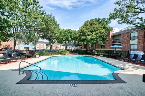 210 Wells Fargo Dr, Houston, TX 77090