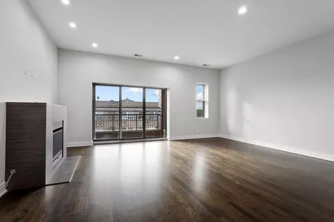 1412 W Morse Ave, Chicago, IL 60626