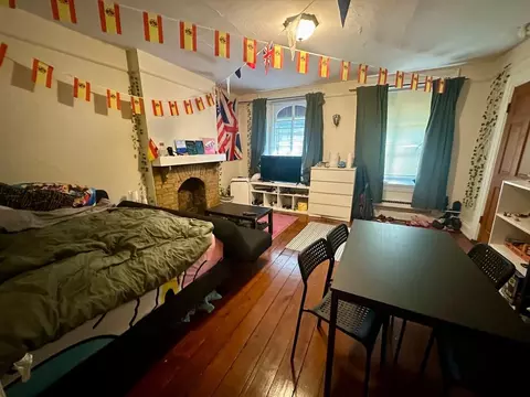 706 E Juneau Ave, Milwaukee, WI 53202
