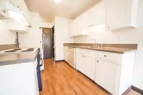 4850 SW Laurelwood Ave, Raleigh Hills, OR 97225