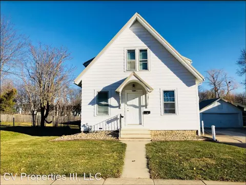 1918 Olive St, Cedar Falls, IA 50613