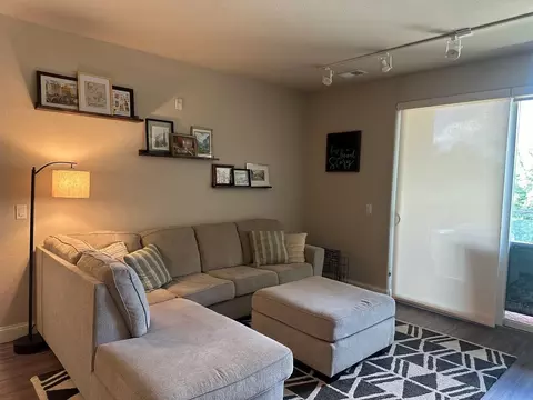2601 Elkhart Dr, Waukesha, WI 53189