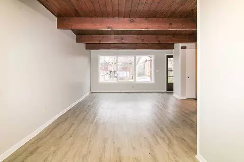 912 Maybelle St NE, Grand Rapids, MI 49503