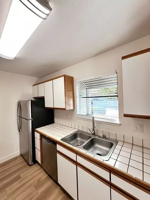 2590 2594 California Park Dr, Chico, CA 95928