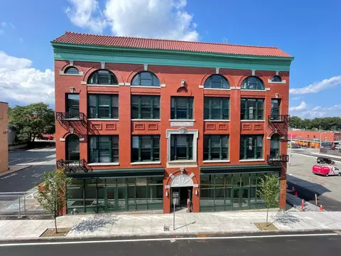 28 Petronelli Way, Brockton, MA 02301