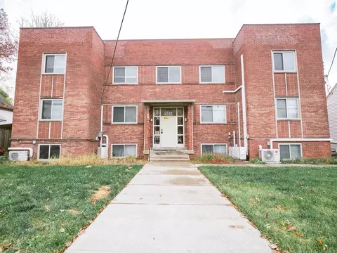 4137 E Galbraith Rd, Deer Park, OH 45236