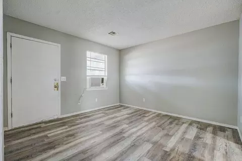 219 S 4th St, Noble, OK 73068