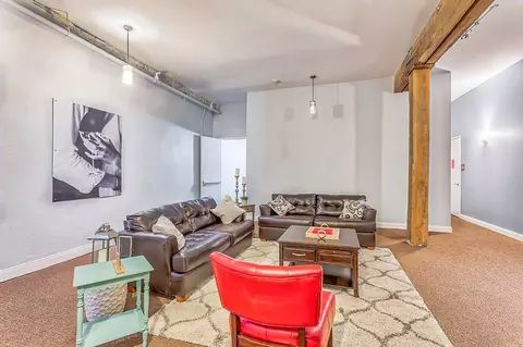 60 S Main St, Memphis, TN 38103