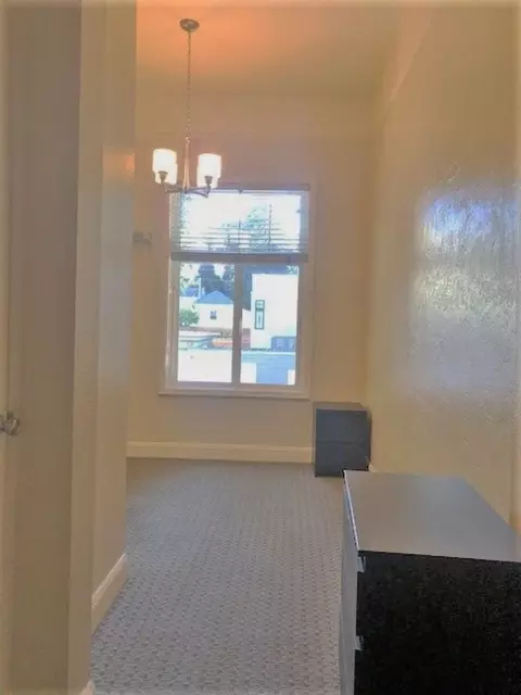198 Carl St, San Francisco, CA 94117