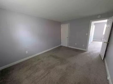 15-25 Forrest Dr, Rensselaer, NY 12144
