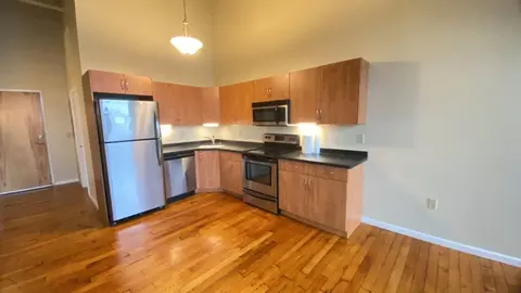75 Wamsutta St, New Bedford, MA 02740