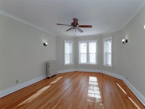 4435 N Greenview Ave, Chicago, IL 60640 photo 13