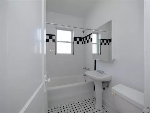 4435 N Greenview Ave, Chicago, IL 60640 photo 19