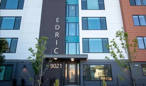 9021 17th Ave SW, Seattle, WA 98106