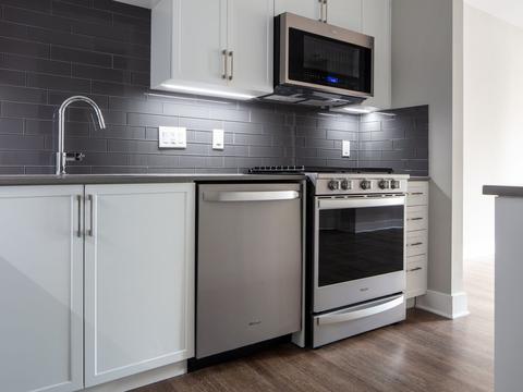 1775 Windsor Rd, Teaneck, NJ 07666 photo 4